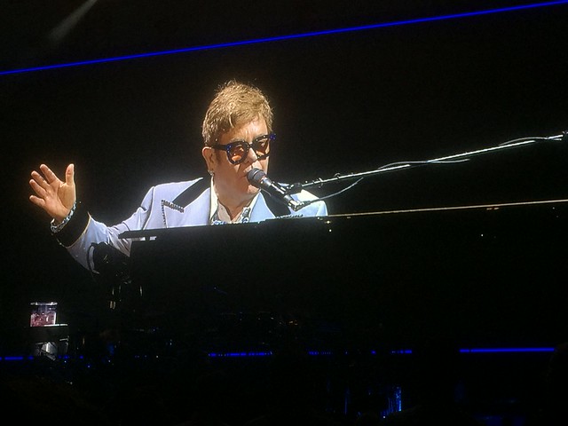 Elton John (Farewell Yellow Brick Road Tour) en concert